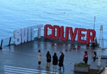 テイラー・スイフトさんコンサートで、バンクーバーで交通規制 バンクーバー・ダウンダウンはテイラー・スイフト一色に。2024年12月3日、バンクーバー市。Photo by Japan Canada Today