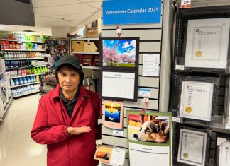 写真家・斉藤光一さんとロンドンドラッグスがコラボ 地元バンクーバー写真家との初の試み 斉藤光一さんと2025年版カレンダーサンプル