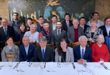 日本カナダ商工会議所クリスマス・パーティと第4回小松和子アワード授賞式 参加者全員で。©️Manto Artworks