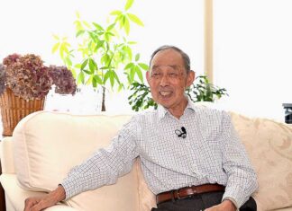 “Stories of Japanese Canadians: Memories for the Future Generation” Dr. Akira Horii Dr. Akira Horii/堀井昭さん