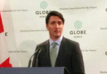 注目のカナダ自由党・党首選、トルドー首相の後任は誰に? 会見するトルドー首相。2016年3月2日、バンクーバー市。Japan Canada Today