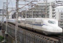 「カナダ“乗り鉄”の旅」第22回 トルドー首相表明の高速鉄道計画「アルト」、実現の鍵を握るのは傲岸不遜な隣国大統領!? 東海道・山陽新幹線の「のぞみ」などに使われているN700S(東京都大田区で大塚圭一郎撮影)