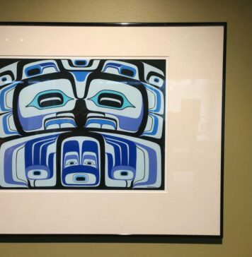 世界初、先住民ヌクサルク族の展覧会「芸術に刻まれた誇りと未来への継承」 「The Touch of Water」by Ximximana-Kashja Clellamin 。ヌクサルク族の若手アーティストの作品。2025年2月19日、バンクーバー市。Photo by Ayaka Furukawa/Japan Canada Today