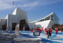 開幕の大阪・関西万博、「再生」がコンセプトのカナダ館が人気 開幕に間に合うも、名物の販売施設開業は「追い込みの作業中」 2025年大阪・関西万博のカナダパビリオン(カナダ館)の外観(大塚圭一郎撮影)