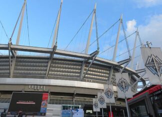 バンクーバー市とホワイトキャップスが新サッカースタジアム建設で覚書 バンクーバーダウンタウンにあるBCプレース。バンクーバー・ホワイトキャップスがホームグランドとしている。撮影 日加トゥデイ