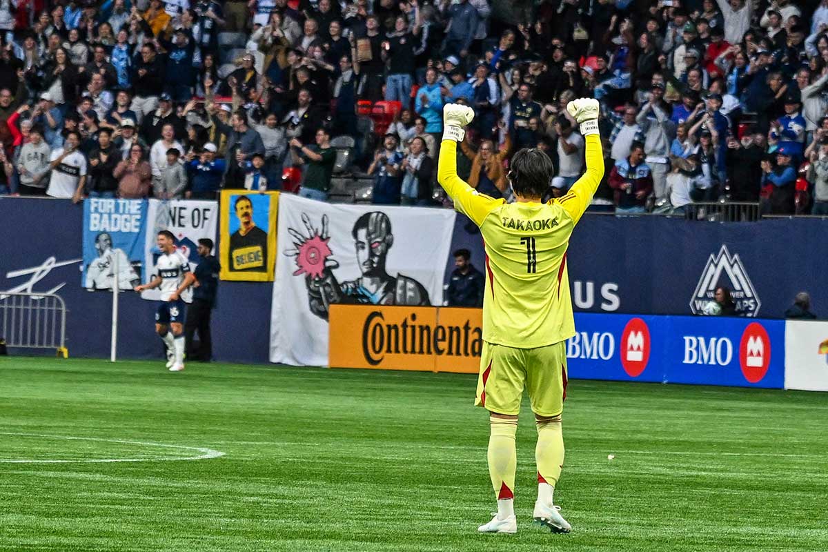 チームのゴールを喜ぶGK高丘。2025年5月3日、BCプレース。Photo by Saito Koichi/Japan Canada Today