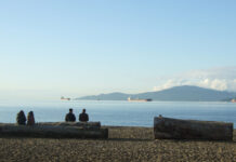 バンクーバーの7つのビーチで9月まで飲酒が可能に バンクーバー市キツラノビーチ。File Photo by Japan Canada Today