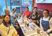 「県人会が集まってトロントの日系社会を盛り上げる」トロント都道府県人会・連合会 左から、連合会代表兼トロント千葉県人会・原会長、トロント沖縄県人会ケン・デイビス会長と仲座キャサリンキヨミさん、オンタリオ広島県人会・澤原こずえ代表、連合会副代表兼トロント新潟県人会プオポロ浩子会長、トロント京都府人会・川尻彩未会長。2025年4月1日、トロント市。撮影 日加トゥデイ