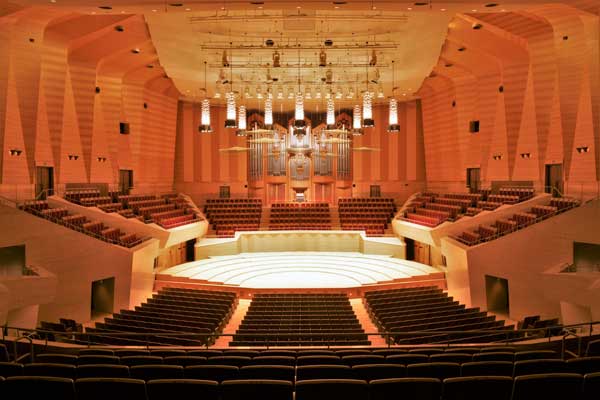 © SUNTORY HALL