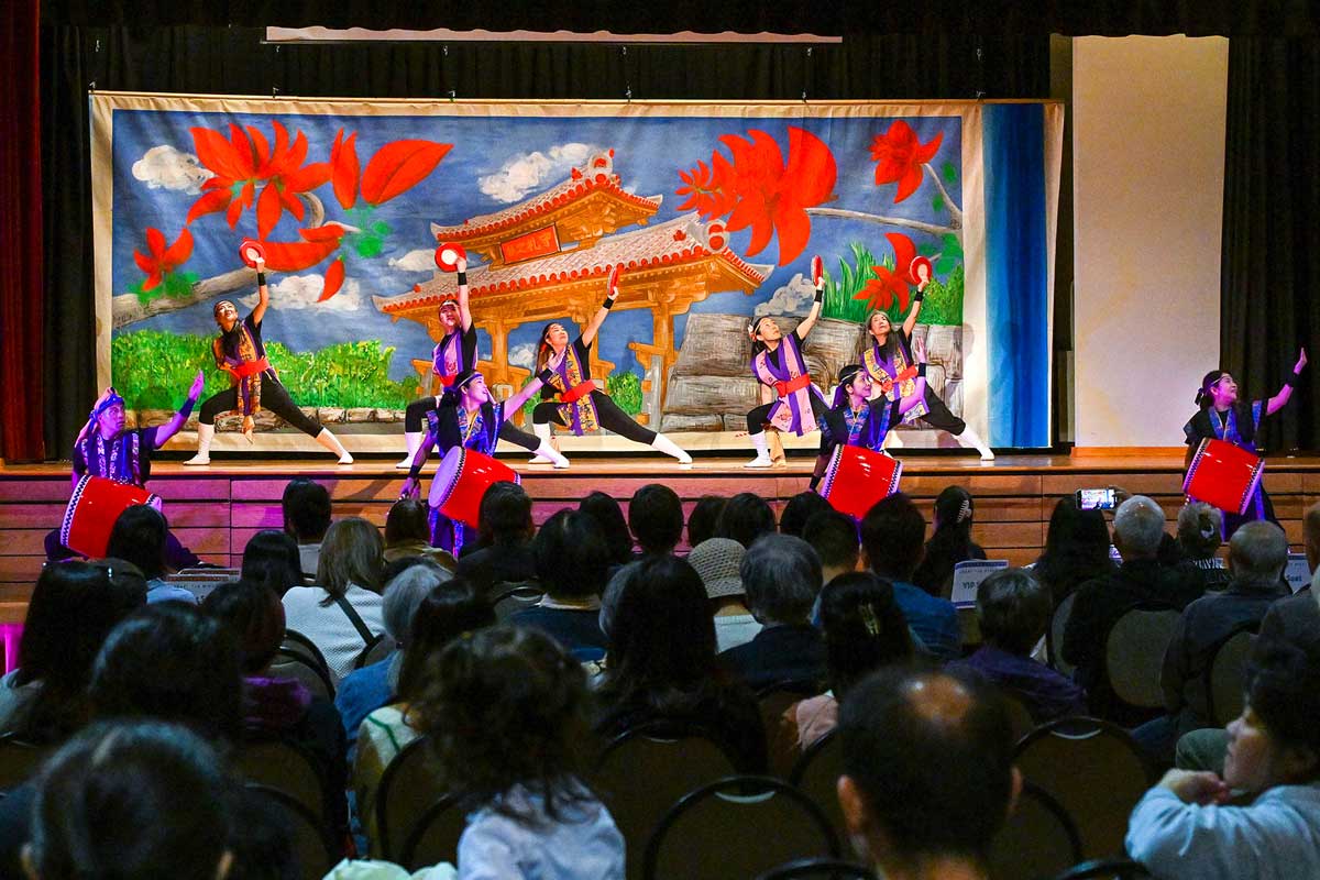 バンクーバー沖縄太鼓によるエイサー演舞。2025年6月22日、バーナビー市。Photo by Koichi Saito