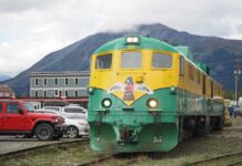 「カナダ“乗り鉄”の旅」第26回 ゴールラッシュ時代を追体験できる列車、金に代わる「夢」の行方は… カナダ西部ユーコン準州カークロスを走るホワイト・パス・アンド・ユーコン・ルートの観光列車(大塚圭一郎撮影)