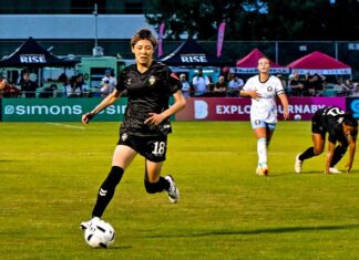 バンクーバー・ライズに岡本が入団、AFCトロント木﨑と直接対決 64分から途中出場で地元デビューを果たしたバンクーバー・ライズ岡本。2025年7月24日、バーナビー市スワンガードスタジアム。撮影 斉藤光一/日加トゥデイ