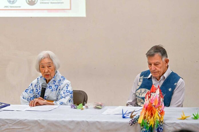 静かな口調で自身の被曝体験を語るランメル幸さん。2025年7月5日、バンクーバー市。Photo by Koichi Saito