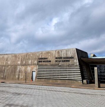 もっとカナダを楽しめる夏、Canada Strong Passで国立公園入場が無料に 国立カナダ戦争博物館。設計は日系カナダ人建築家レイモンド・モリヤマ氏。2025年4月3日、オタワ市。撮影 日加トゥデイ