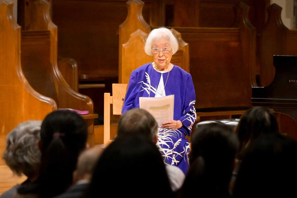 自身の体験談を語るランメル幸さん。2025年8月15日、バンクーバー市。Photo by Koichi Saito/FRASER MONTHLY