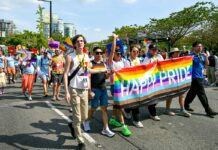 プライドパレード2025 ルート変更でも盛り上がる トランスリンクのパレード。2025年8月3日、バンクーバー市。Photo by Koichi Saito