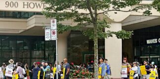 BC州公務員スト一時停止、BCリカーストアが再開 BCGEUのピケ。ブリティッシュ・コロンビア州バンクーバー市ダウンタウンで。撮影 日加トゥデイ