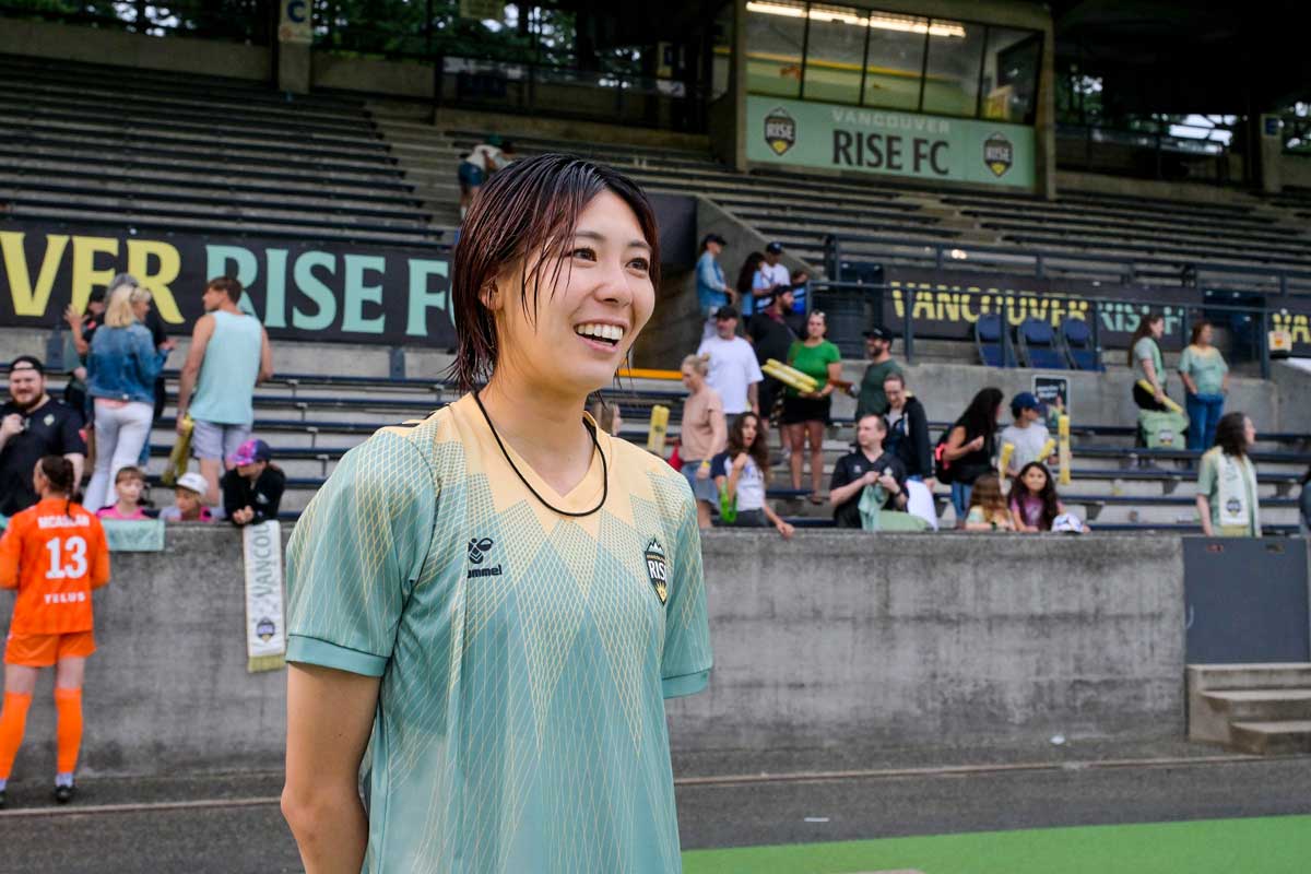 試合後のインタビューで今後の意気込みについて語る岡本。2025年9月6日、バーナビー市スワンガード・スタジアム。Photo by Koichi Saito/japan Canada Today