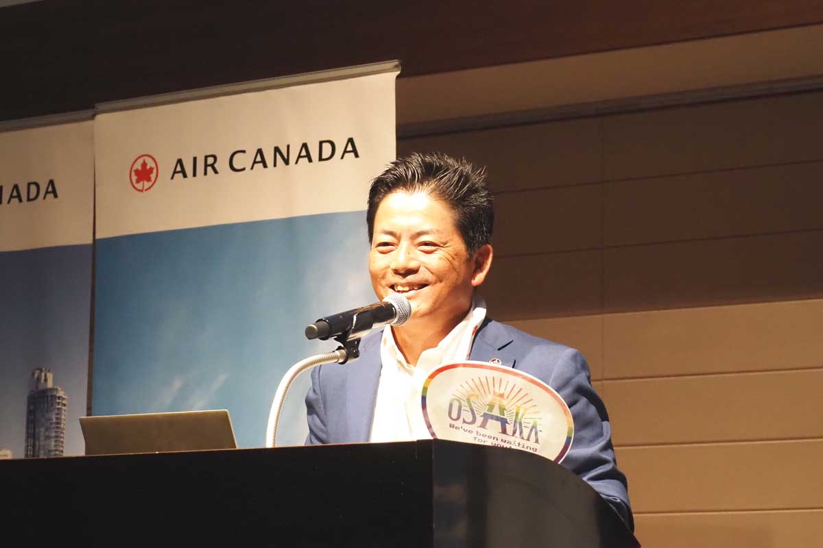 大阪市のホテルでエア・カナダについて説明する阪井裕司・関西地区旅客営業担当部長（大塚圭一郎撮影）
