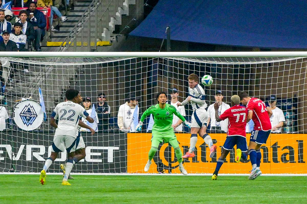 背後のスペース管理を意識したというGK高丘。 FCダラス戦。2025年10月26日、BCプレース。Photo by Saito Koichi/Japan Canada Today