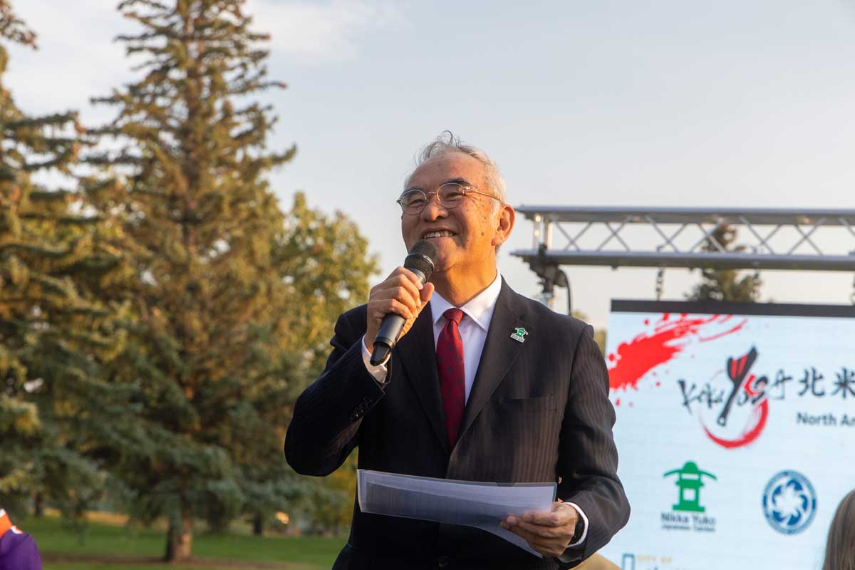 首都オタワから在カナダ日本大使館・山野内勘二大使も駆けつけた。2025年9月27日、アルバータ州レスブリッジ市。提供:北米国際よさこい祭り参加者