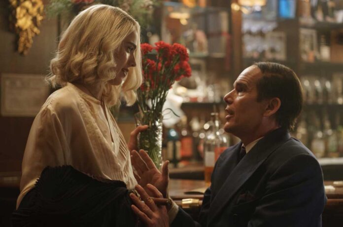 「Blue Moon」より。Photo by 2025 Sony Pictures Classics