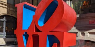 モントリオール及びその周辺など2025年末・年始のイベント情報 ケベック州モントリオールの街角で。2025年4月。撮影 日加トゥデイ