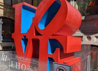 モントリオール及びその周辺など2025年末・年始のイベント情報 ケベック州モントリオールの街角で。2025年4月。撮影 日加トゥデイ