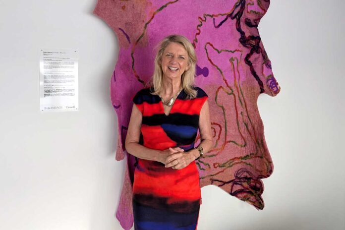 カナダ館のローリー・ピーターズ政府代表。2025年10月7日、大阪市。撮影　三島直美／日加トゥデイ