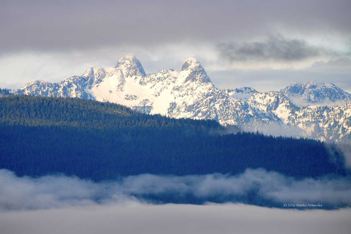 Lions Mountain in Vancouver」By Manto Artworks