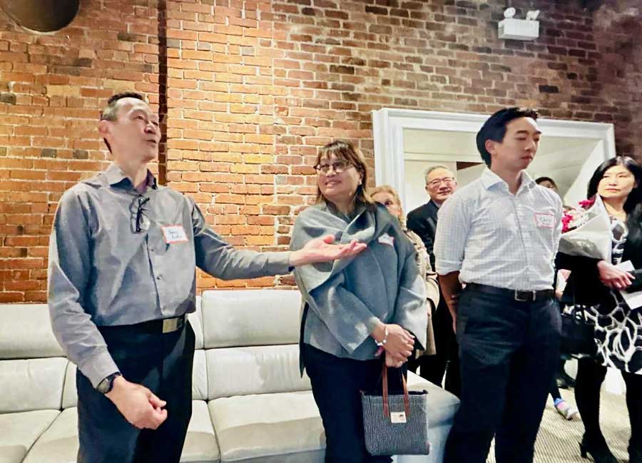 ゲリー・クノさん(左)とご家族