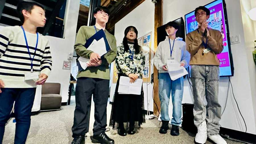 語り部ジュニアによる英語プレゼンテーションの様子