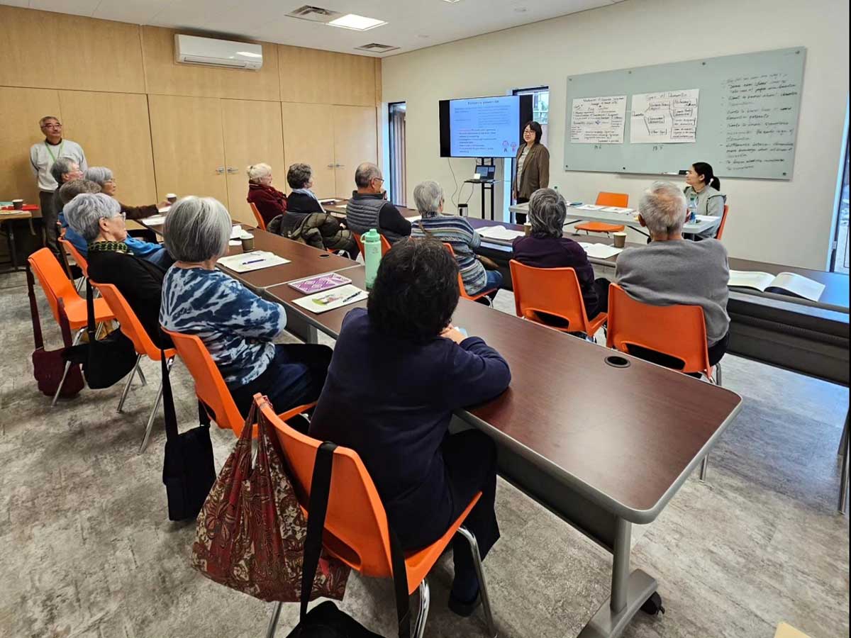 2025年に行われた「第12回JAMSNETワールド会議」レセプションの様子。 JAMSNET-CANADA からは3人が出席した。2025年11月7日、アメリカ・ニューヨーク州「在ニューヨーク日本国総領事公邸」。写真クレジット:JAMSNET-USA/提供:JAMSNET-CANADA