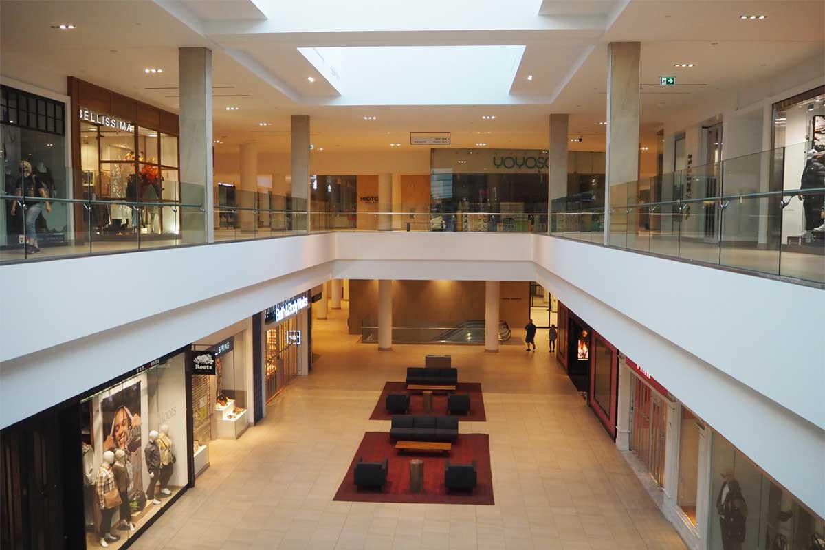 ミッドタウン・モール・サスカチューンの内部（２０２３年９月、大塚圭一郎撮影）