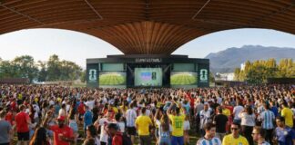 FIFAファンフェスティバル・バンクーバー、試合観戦を一部無料に FIFAファンフェスティバル・バンクーバー会場ヘイスティングスパークに設置されるアンフィシアター。Image by FIFA Fan Festival Vancouver