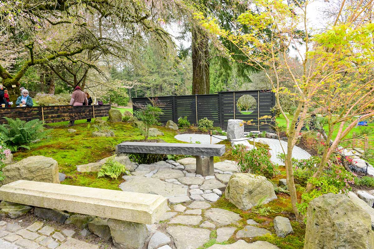 バンクーバー日系ガーデナーズ協会によって造園された日本庭園。2026年4月11日、バンクーバー市。写真　斉藤光一／日加トゥデイ