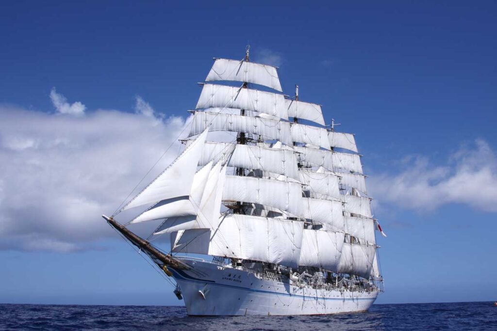 日本の練習帆船「海王丸」Courtesy of the Kaiwo Maru