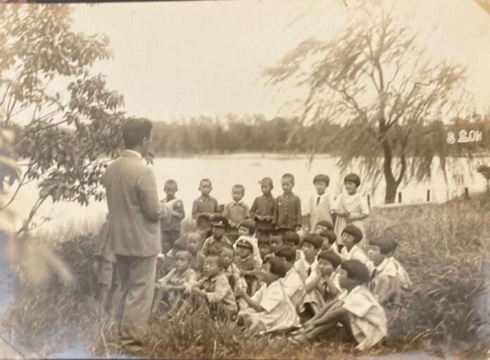 福岡女子師範付属小学校（大濠公園で）