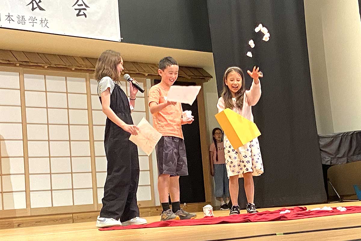 小学科5年「俳句を紹介しよう」（2026年5月23日、バンクーバー市。撮影　日加トゥデイ）
