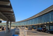 空港で荷物タグすり替え、無実の人々が麻薬密輸で拘束される トロント・ピアソン国際空港。2026年7月。撮影 日加トゥデイ