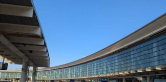 空港で荷物タグすり替え、無実の人々が麻薬密輸で拘束される トロント・ピアソン国際空港。2026年7月。撮影 日加トゥデイ
