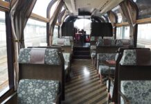 「カナダ“乗り鉄”の旅」第37回 「日本最大級」の窓の観光列車、旅路に潜んだ「もう一つ」の名物 走る芸術品・雪月花【中】 日本最大級の大きさの窓を備えたえちごトキめき鉄道の「えちごトキめきリゾート雪月花」の2号車の車内(大塚圭一郎撮影)