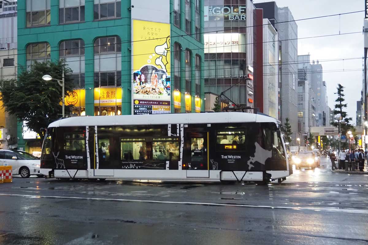 札幌市の繁華街すすきの(大塚圭一郎撮影)