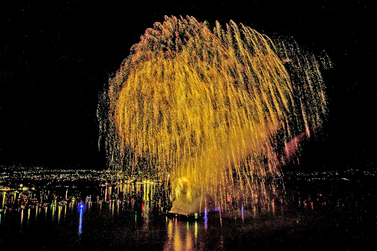 「サマーライツ・イン・イングリッシュベイ」2026年7月31日、バンクーバー市。Photo by Koichi Saito