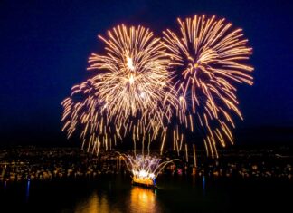 今年は一夜限り、バンクーバーの夜空を彩る「サマーライツ・イン・イングリッシュベイ」 「サマーライツ・イン・イングリッシュベイ」2026年7月31日、バンクーバー市。Photo by Koichi Saito