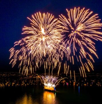 今年は一夜限り、バンクーバーの夜空を彩る「サマーライツ・イン・イングリッシュベイ」 「サマーライツ・イン・イングリッシュベイ」2026年7月31日、バンクーバー市。Photo by Koichi Saito