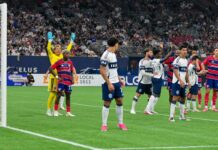 ホワイトキャップス大勝で首位奪還、高丘はクリーンシートチームタイ記録を達成 試合終盤、ダラスのコーナーキックに備えるホワイトキャップスのディフェンス。2026年8月24日、BCプレース。撮影 斉藤光一/日加トゥデイ