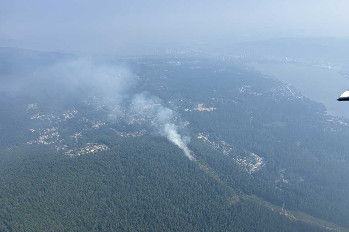 ベルカラ・リージョナルパークで8月5日発生した山火事。Photo from BC Wildfire Service