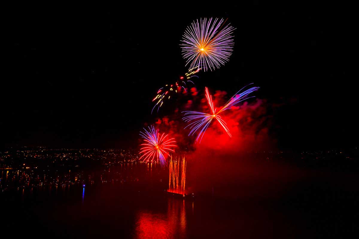 「サマーライツ・イン・イングリッシュベイ」2026年7月31日、バンクーバー市。Photo by Koichi Saito