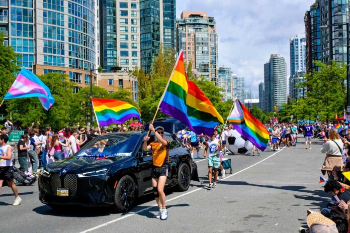 Vancouver’s ２SLGBTQIA＋ Soccer League。バンクーバー・プライドパレード2026。2026年8月2日、バンクーバー市。Photo by Koichi Saito